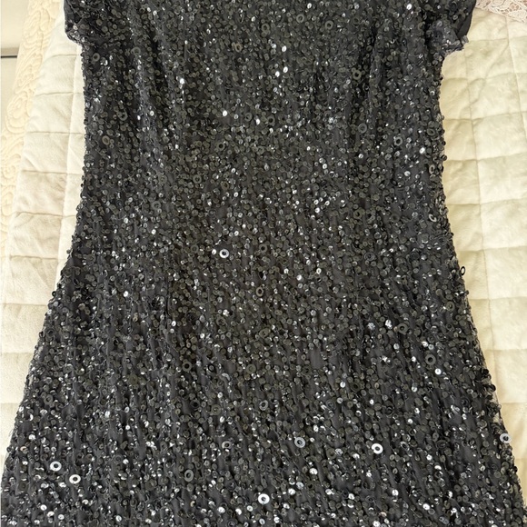 Adrianna Papell Black Sequin Cap-Sleeve Evening Dress - Picture 4 of 8